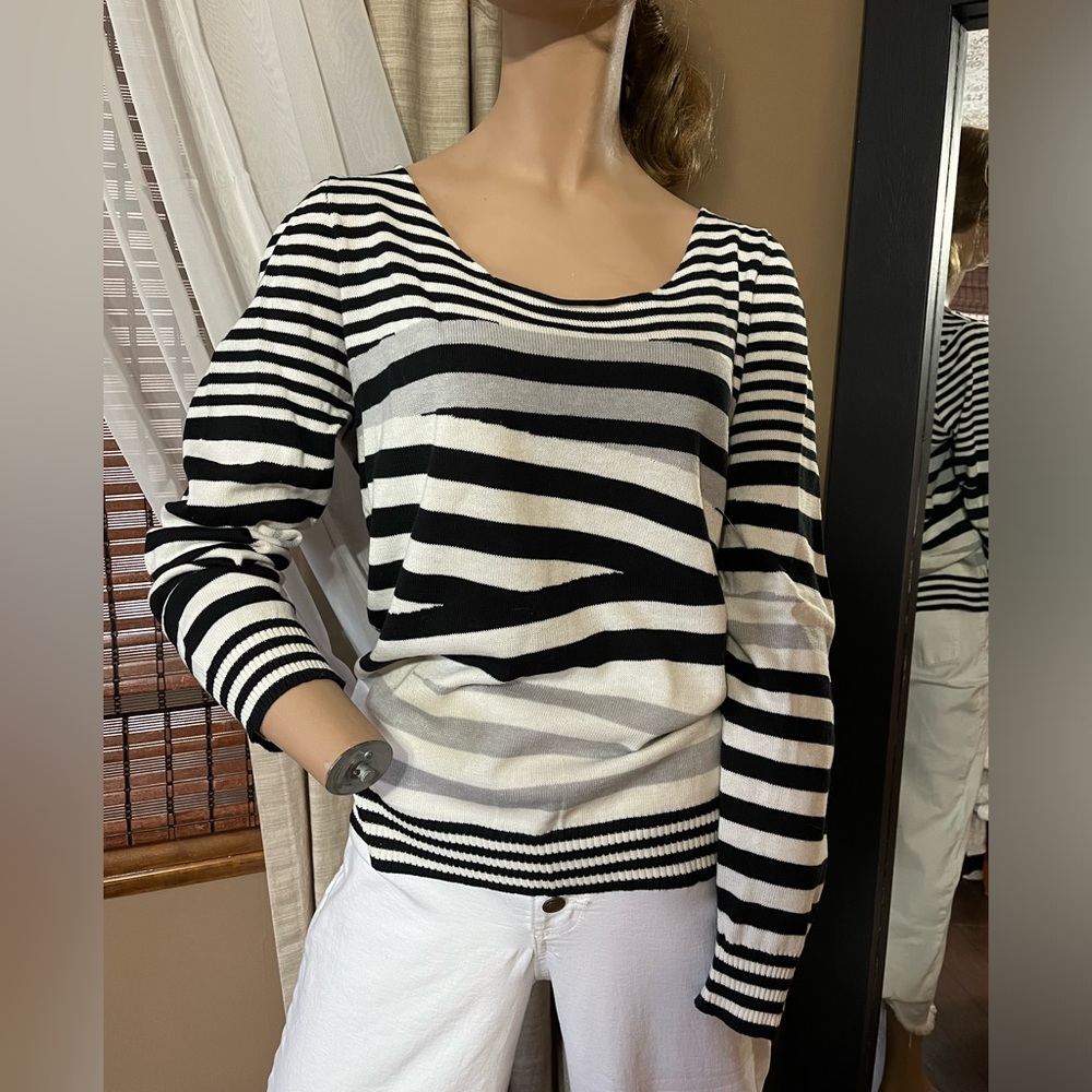 Venus Lightweight Sweater Stripped Medium